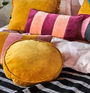 Kip & Co Pecan Velvet Pea Cushion