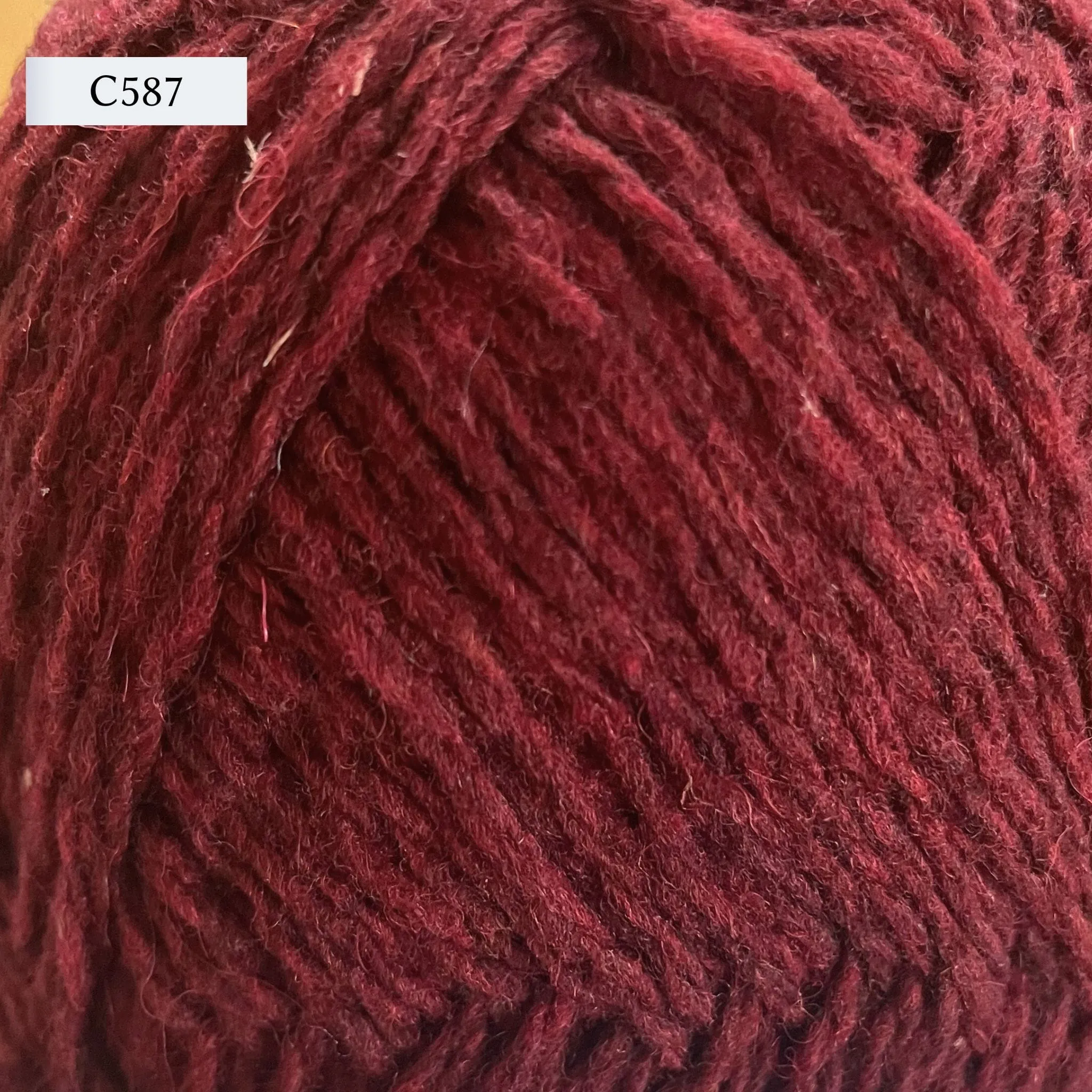 Retrosaria Brusca Worsted Yarn